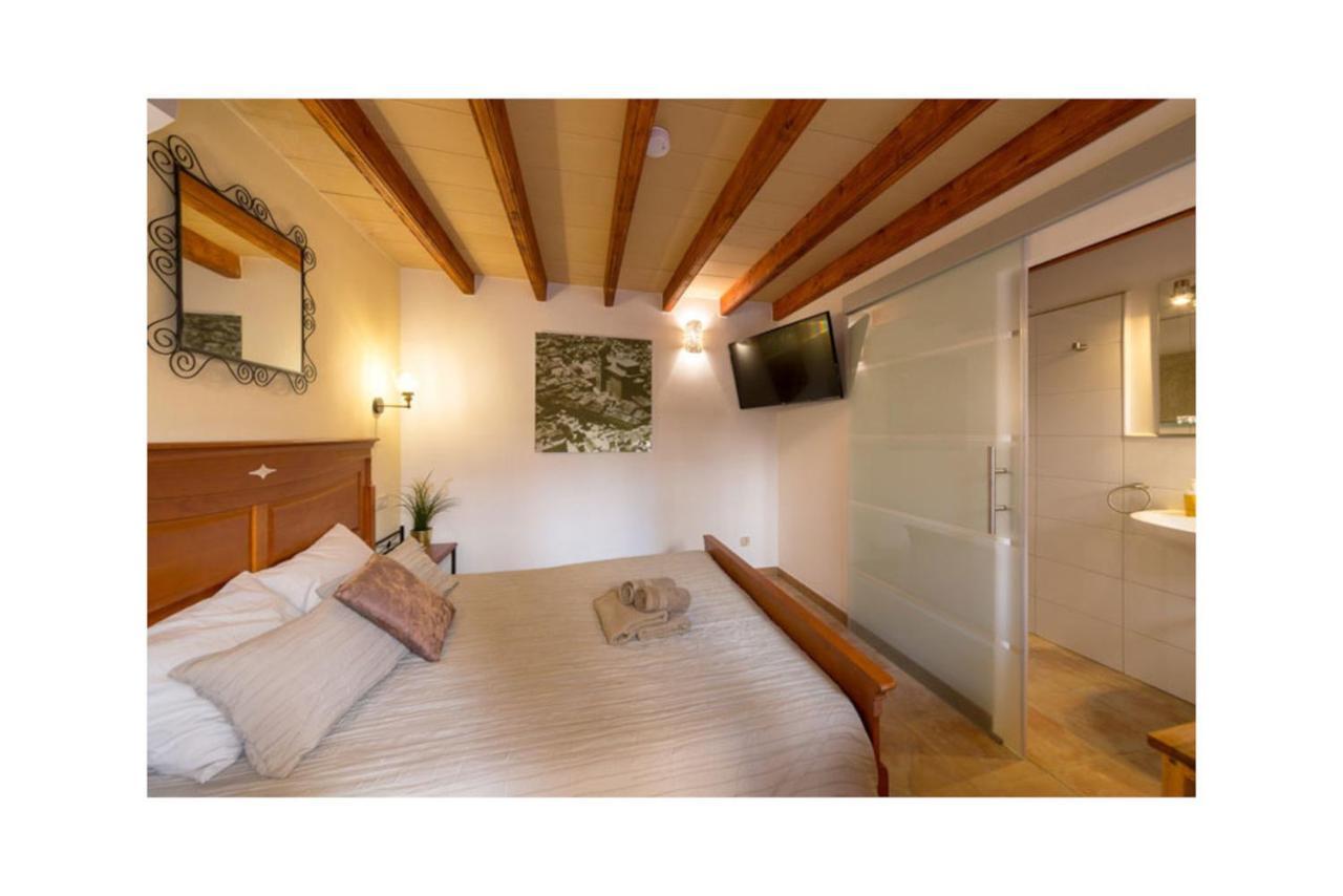 リュックマヨール Boutique Hostal "Born53" Im Stadtkern Von Llucmajor, Mallorcaアパートホテル エクステリア 写真