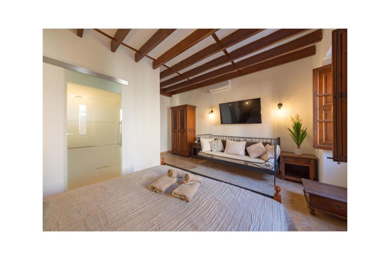 リュックマヨール Boutique Hostal "Born53" Im Stadtkern Von Llucmajor, Mallorcaアパートホテル エクステリア 写真