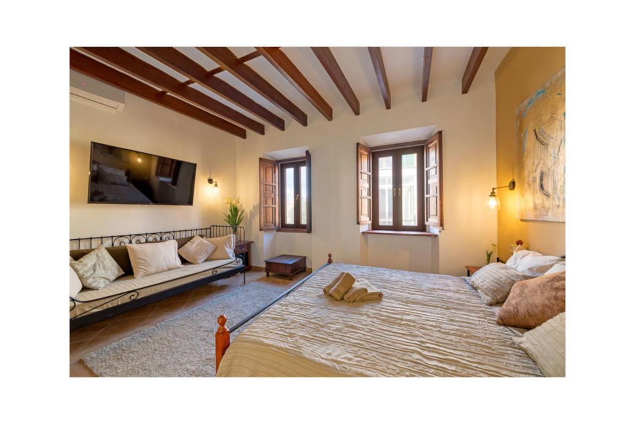 リュックマヨール Boutique Hostal "Born53" Im Stadtkern Von Llucmajor, Mallorcaアパートホテル エクステリア 写真